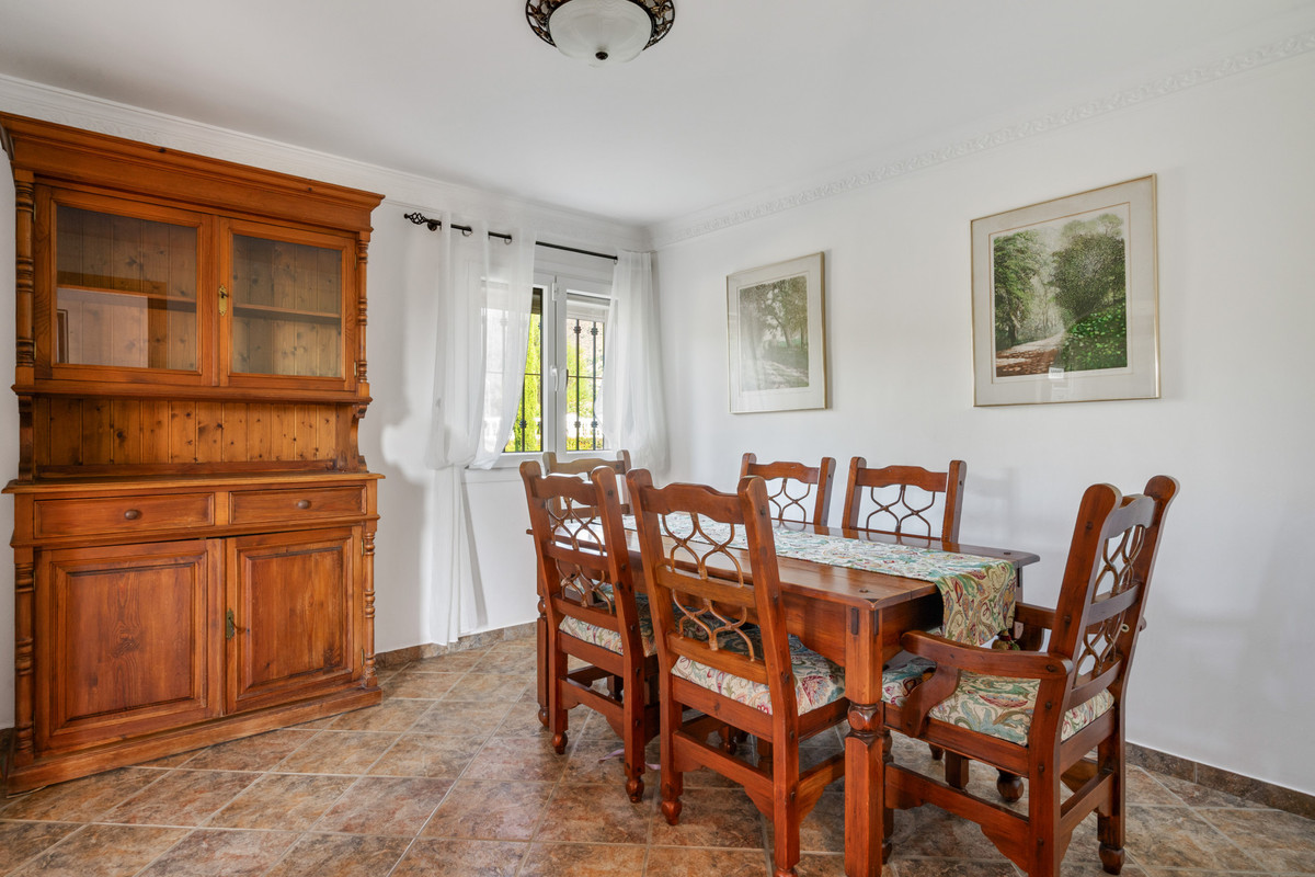 Huis te koop in Estepona | 4 slaapkamers H5436196