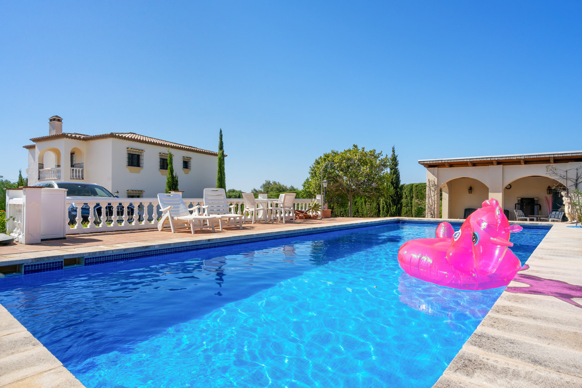 Huis te koop in Estepona | 4 slaapkamers H5436196