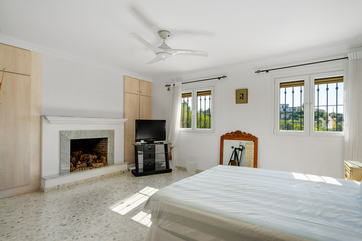 Huis te koop in Estepona | 4 slaapkamers H5436196