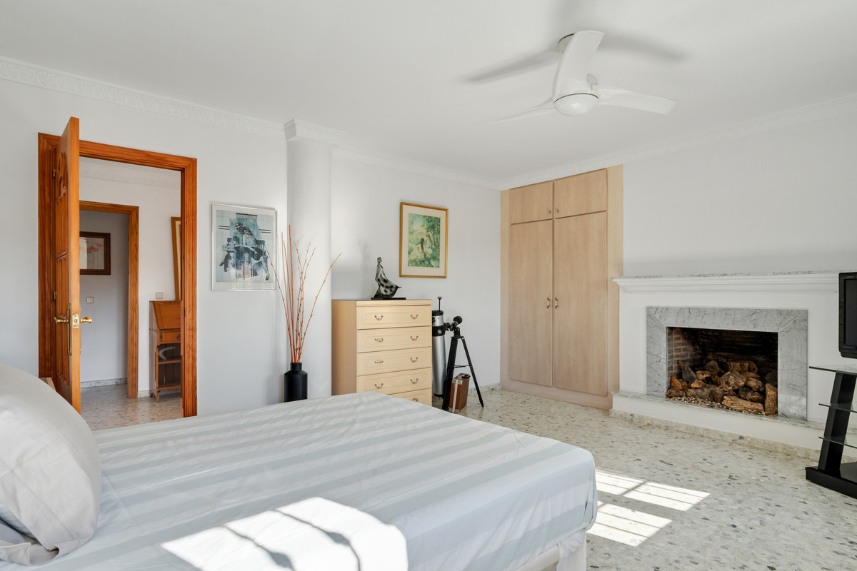 Huis te koop in Estepona | 4 slaapkamers H5436196