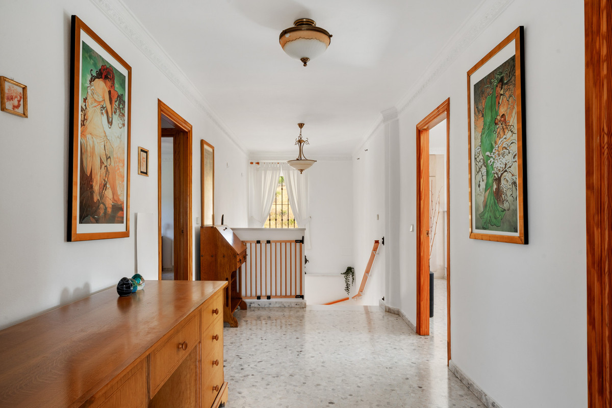Huis te koop in Estepona | 4 slaapkamers H5436196