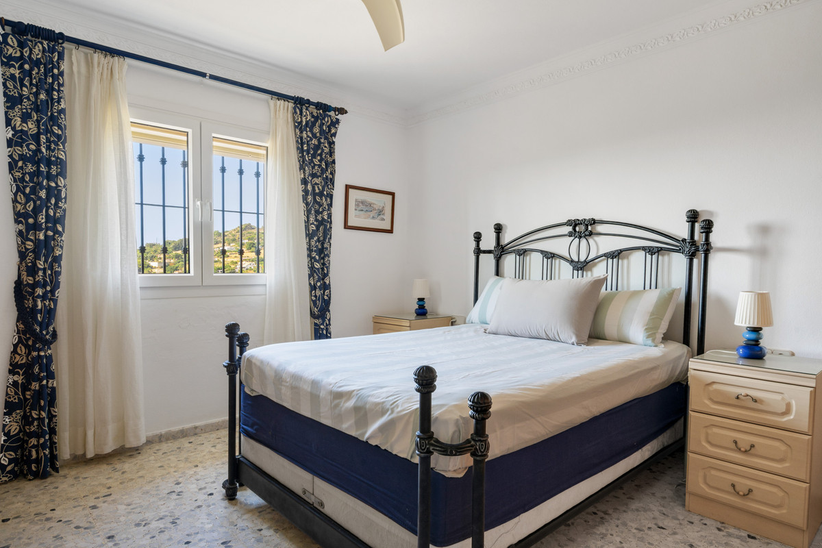 Huis te koop in Estepona | 4 slaapkamers H5436196
