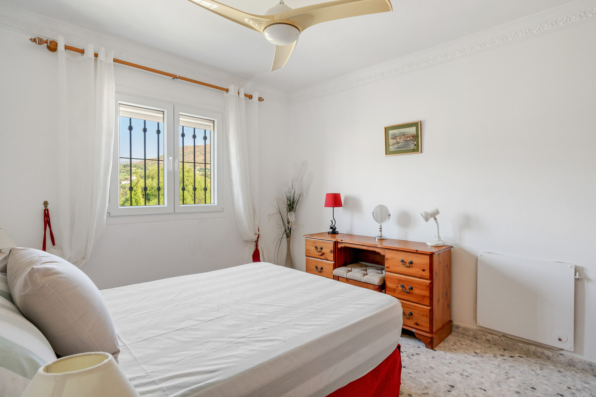 Huis te koop in Estepona | 4 slaapkamers H5436196