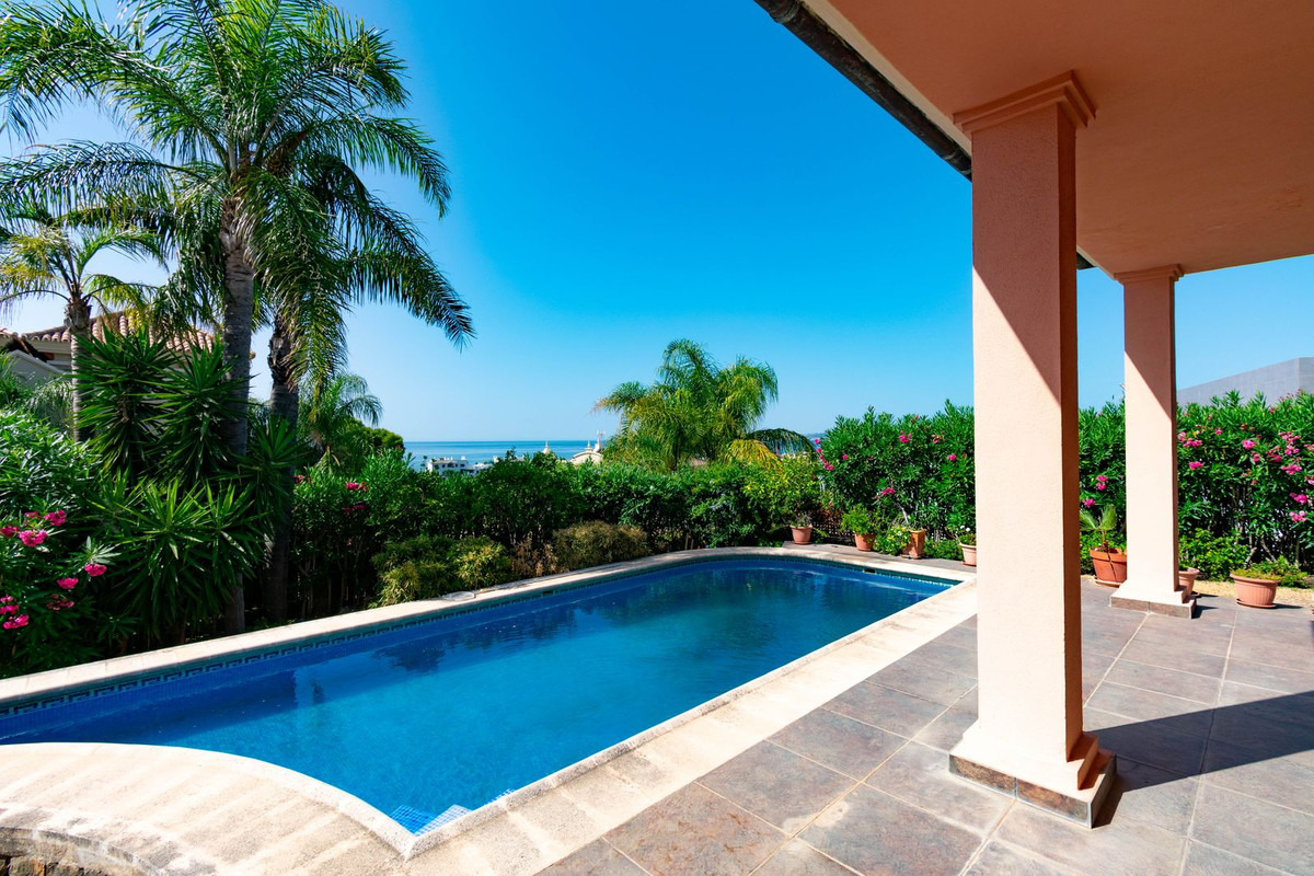 Huis te koop in Estepona | 4 slaapkamers H5437156