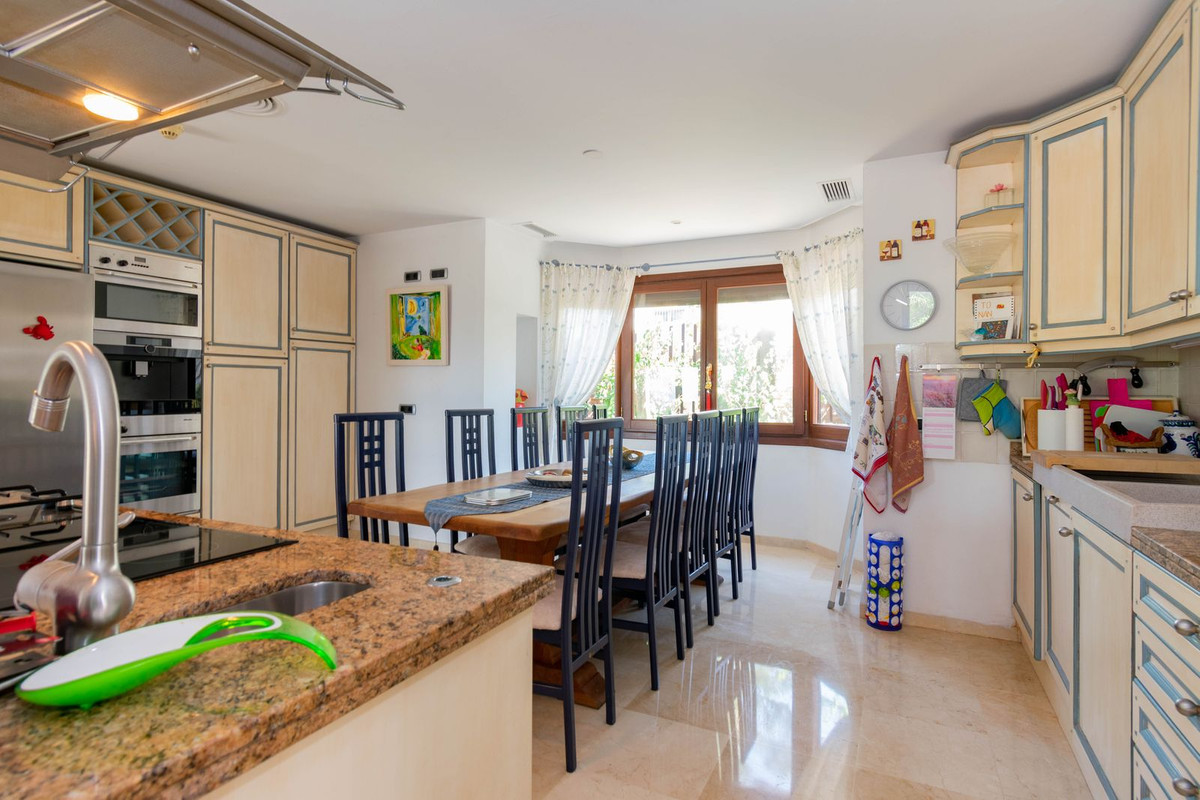 Huis te koop in Estepona | 4 slaapkamers H5437156