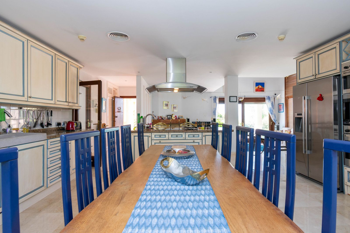 Huis te koop in Estepona | 4 slaapkamers H5437156