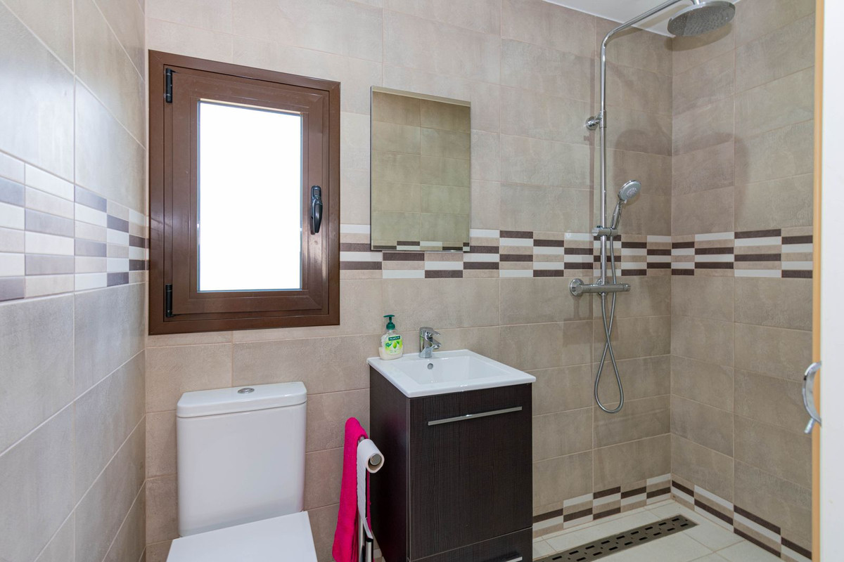 Huis te koop in Estepona | 4 slaapkamers H5437156