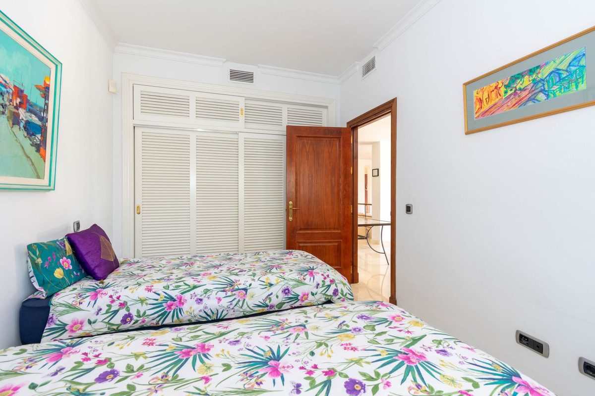 Huis te koop in Estepona | 4 slaapkamers H5437156