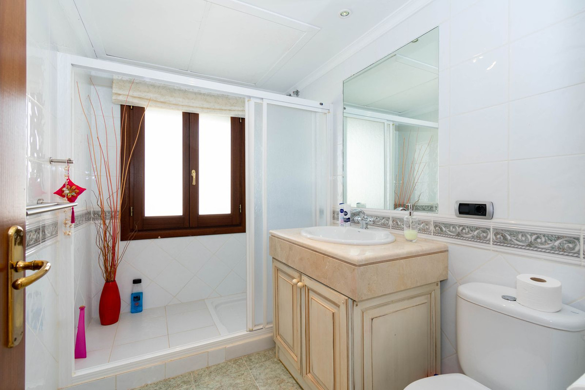 Huis te koop in Estepona | 4 slaapkamers H5437156