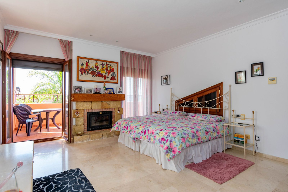 Huis te koop in Estepona | 4 slaapkamers H5437156