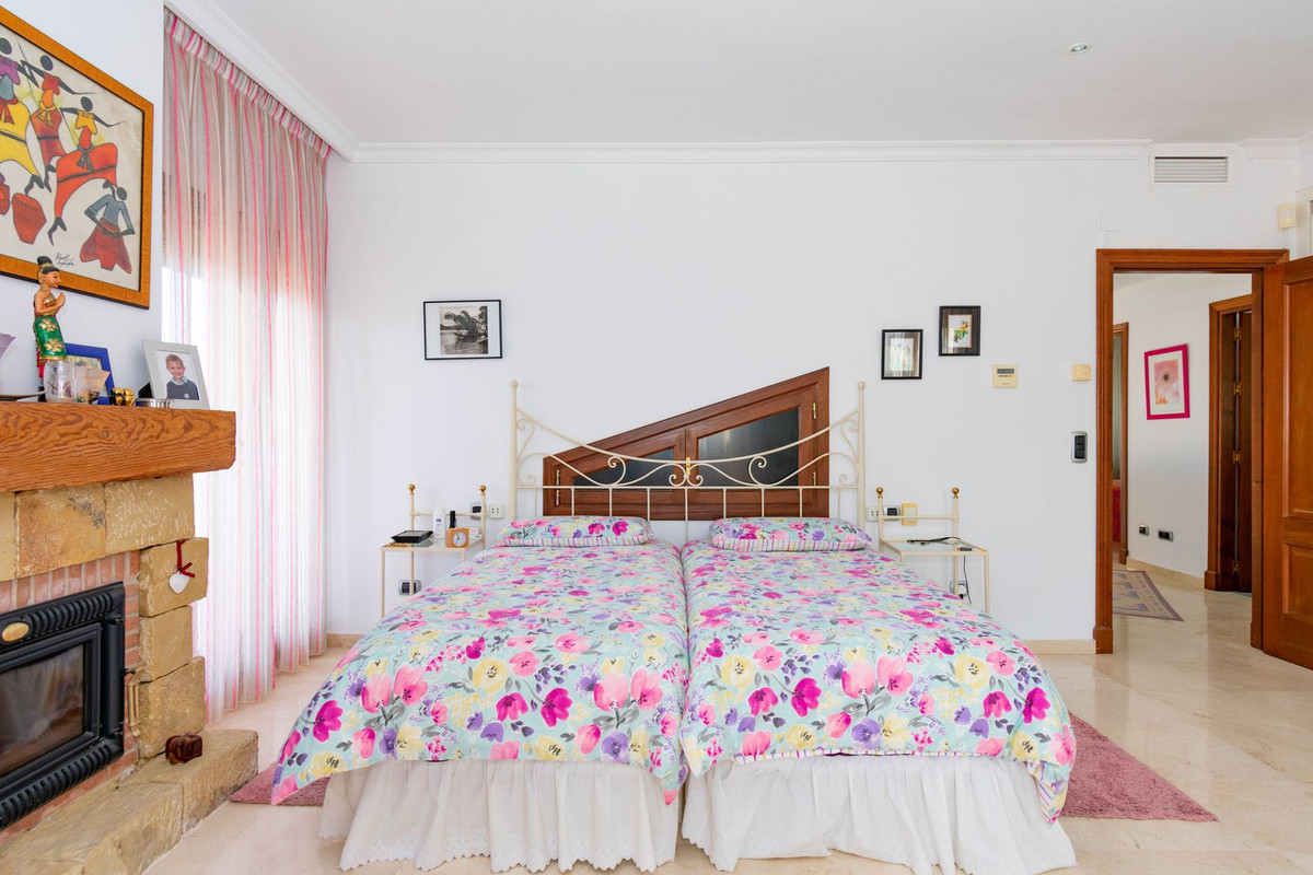 Huis te koop in Estepona | 4 slaapkamers H5437156