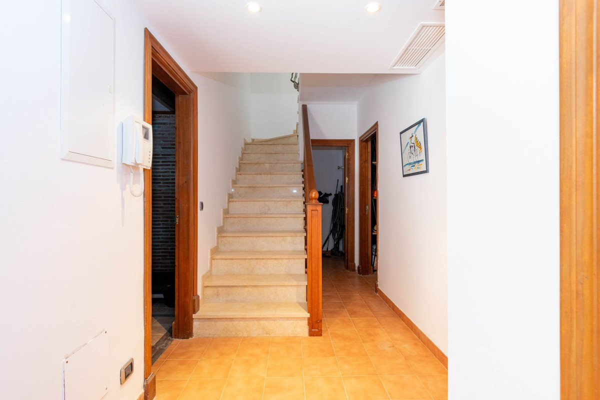 Huis te koop in Estepona | 4 slaapkamers H5437156