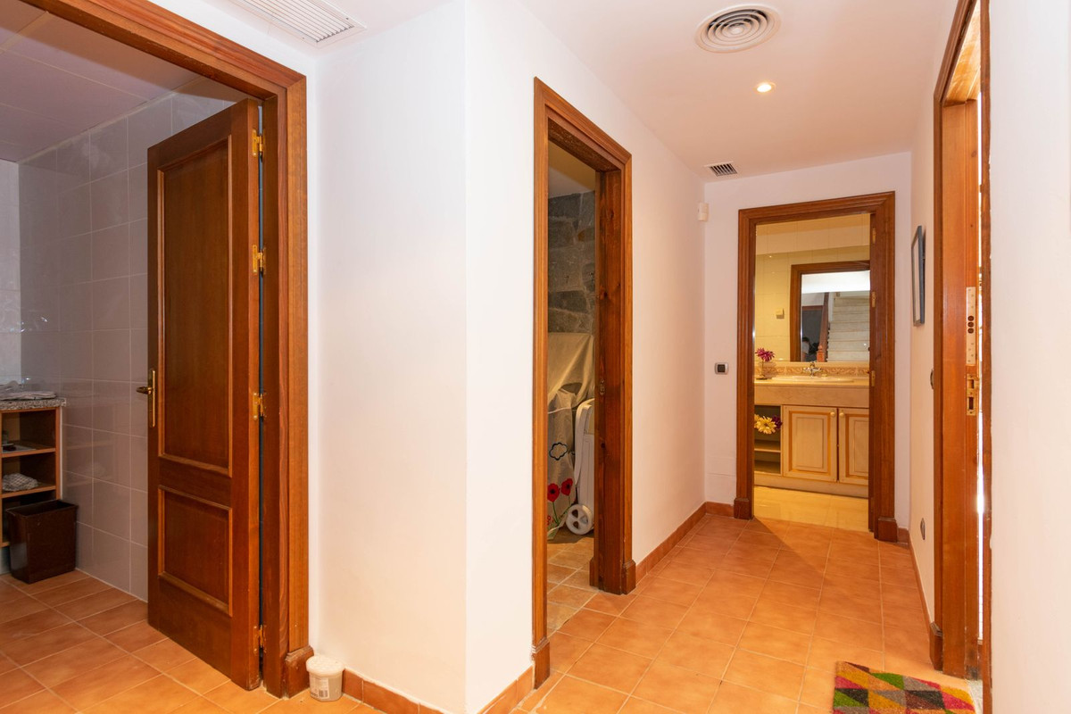Huis te koop in Estepona | 4 slaapkamers H5437156