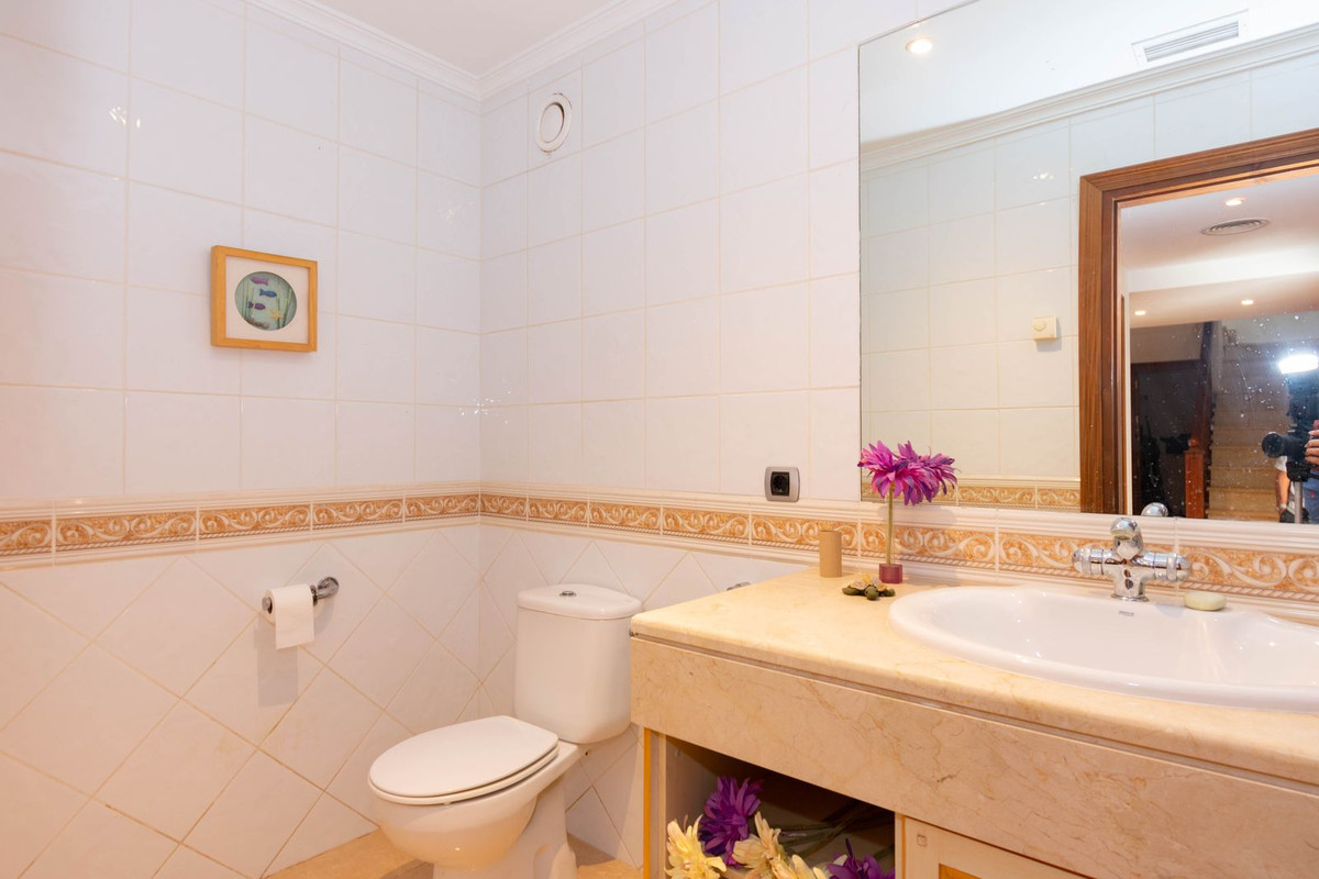 Huis te koop in Estepona | 4 slaapkamers H5437156