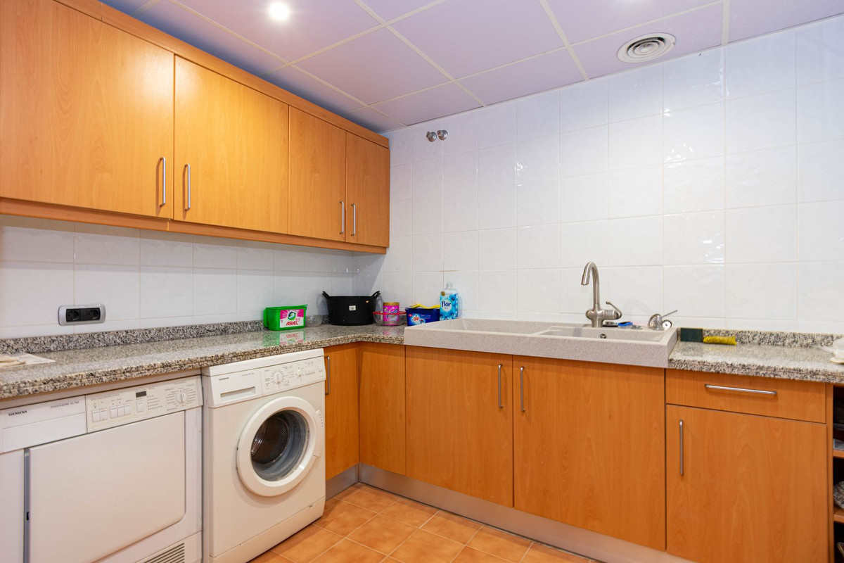 Huis te koop in Estepona | 4 slaapkamers H5437156
