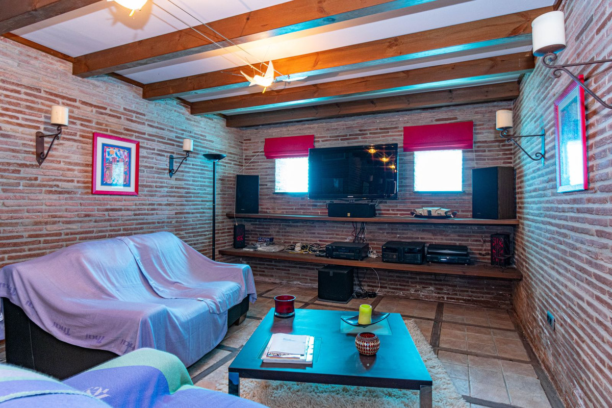 Huis te koop in Estepona | 4 slaapkamers H5437156