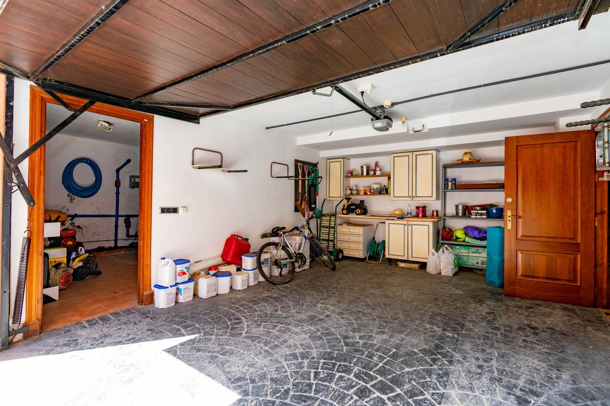 Huis te koop in Estepona | 4 slaapkamers H5437156