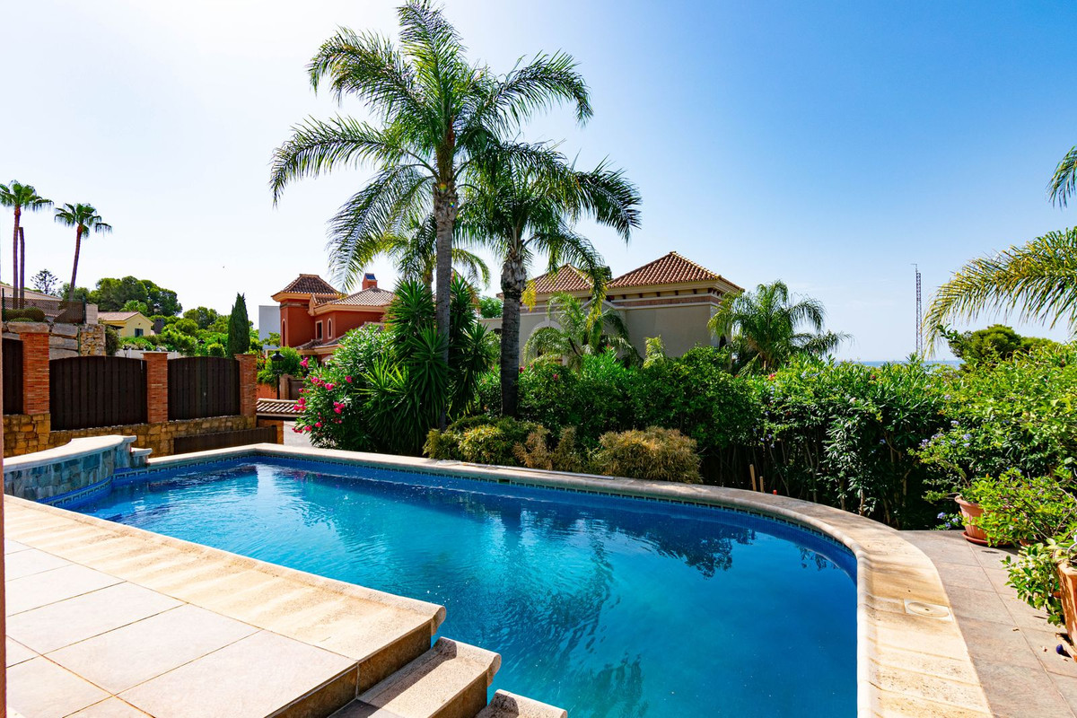 Huis te koop in Estepona | 4 slaapkamers H5437156