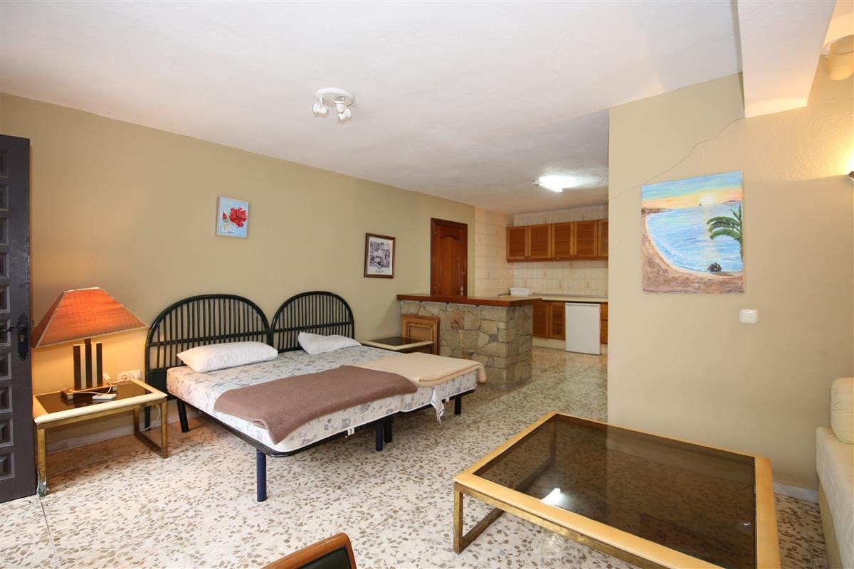 Huis te koop in Estepona | 4 slaapkamers H5437732