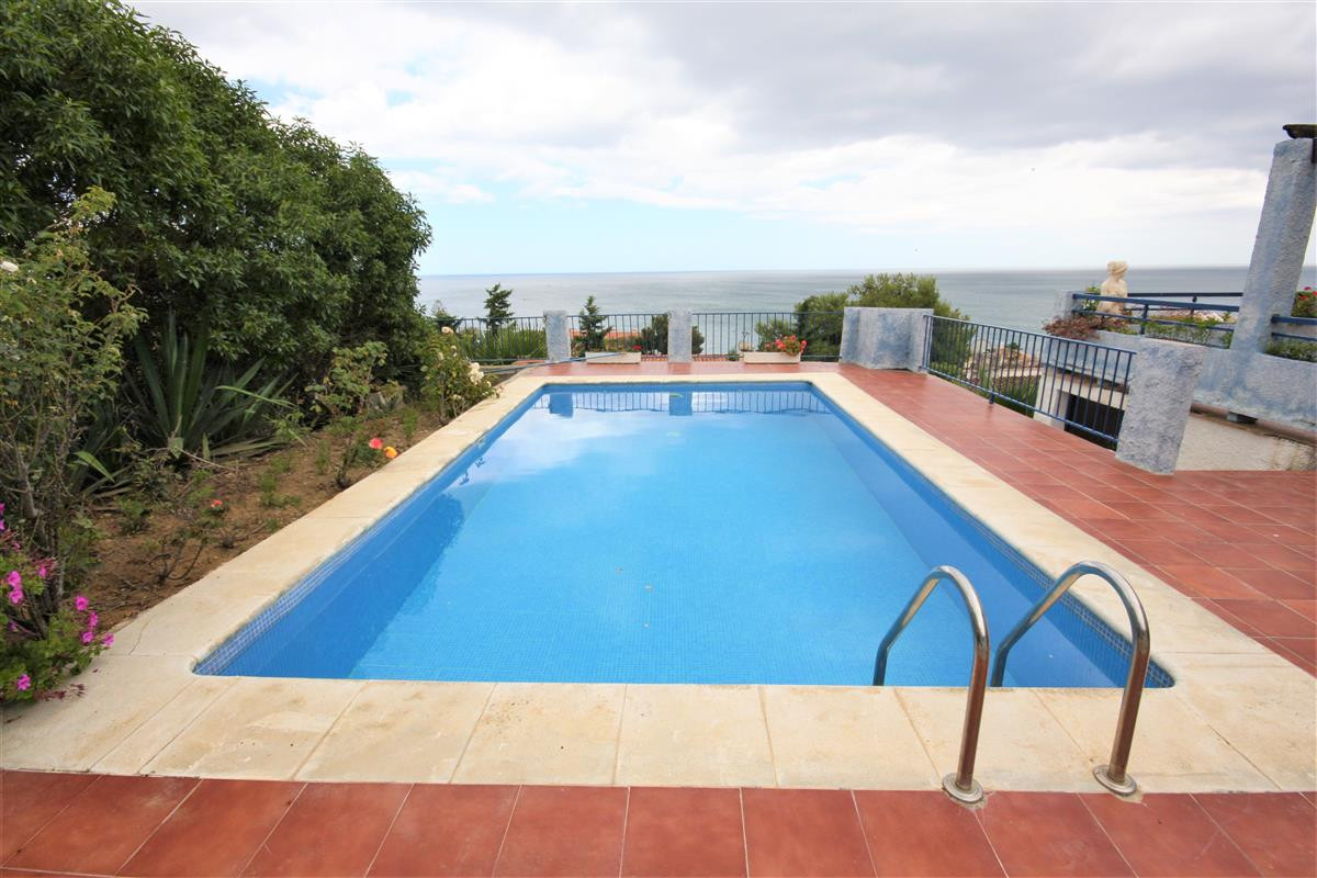 Huis te koop in Estepona | 4 slaapkamers H5437732