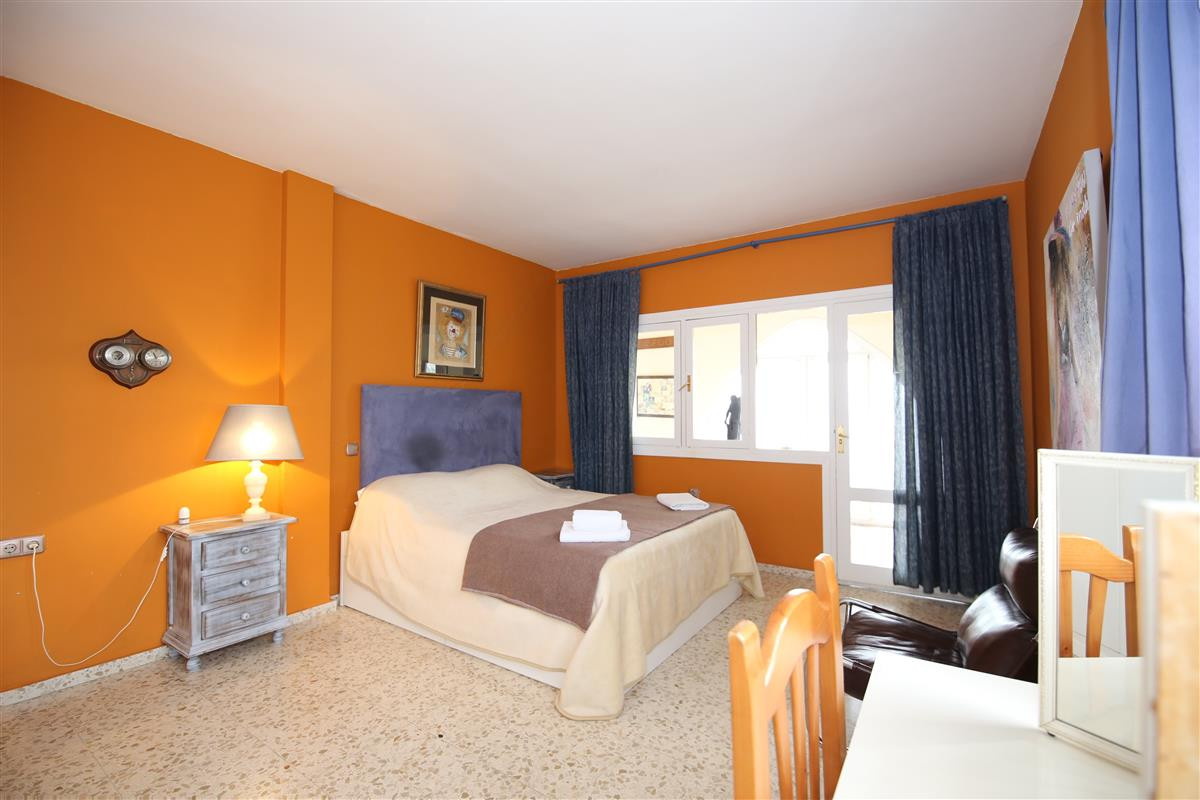 Huis te koop in Estepona | 4 slaapkamers H5437732