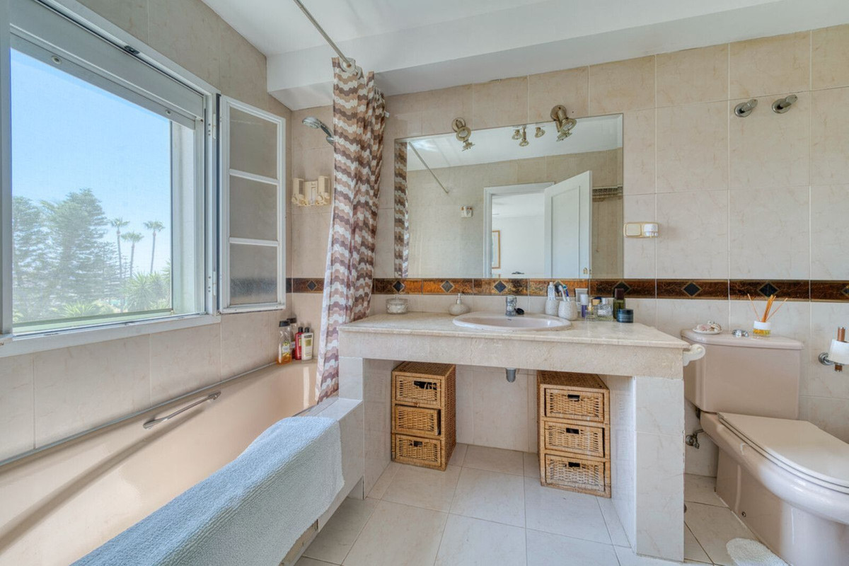 Huis te koop in Estepona | 3 slaapkamers H5438779