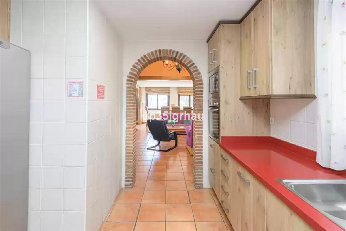 Huis te koop in Estepona | 6 slaapkamers H5444008