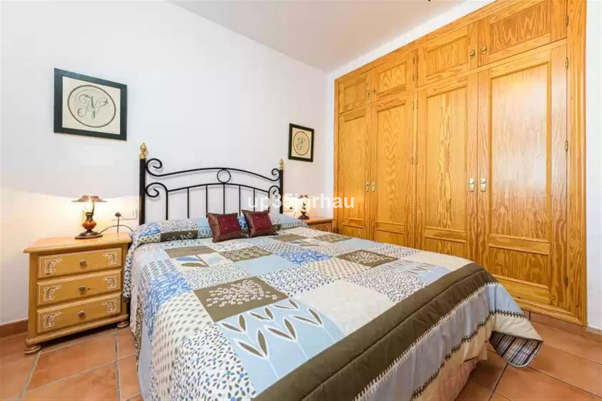 Huis te koop in Estepona | 6 slaapkamers H5444008