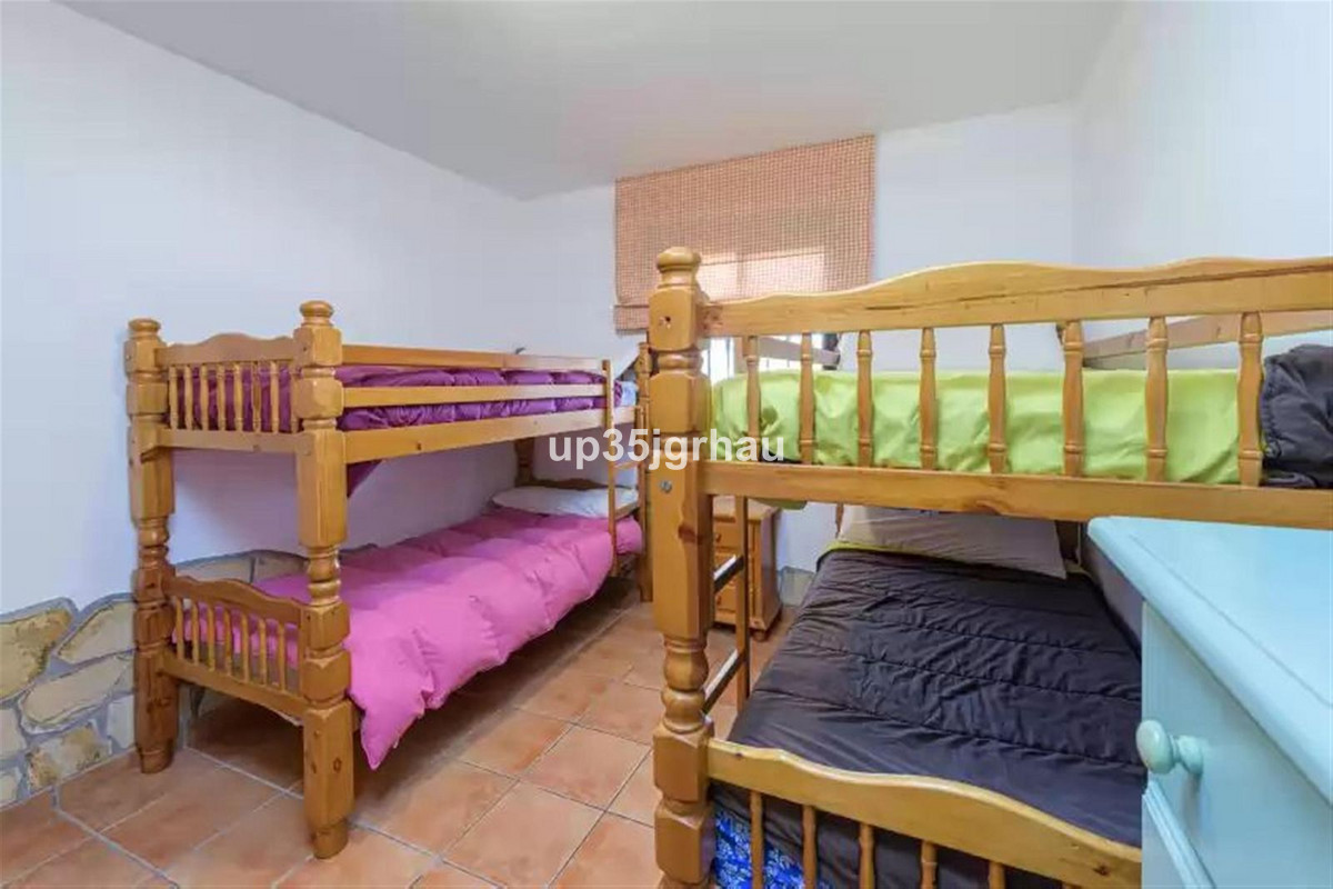 Huis te koop in Estepona | 6 slaapkamers H5444008