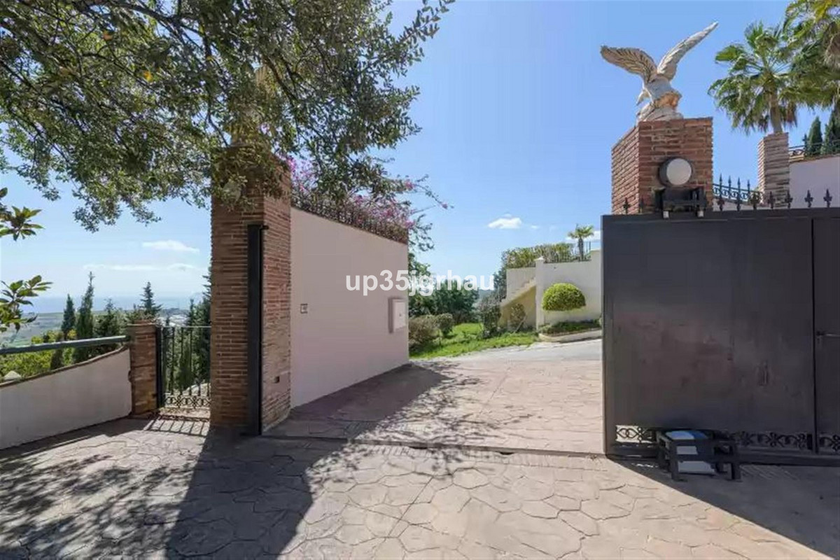 Huis te koop in Estepona | 6 slaapkamers H5444008