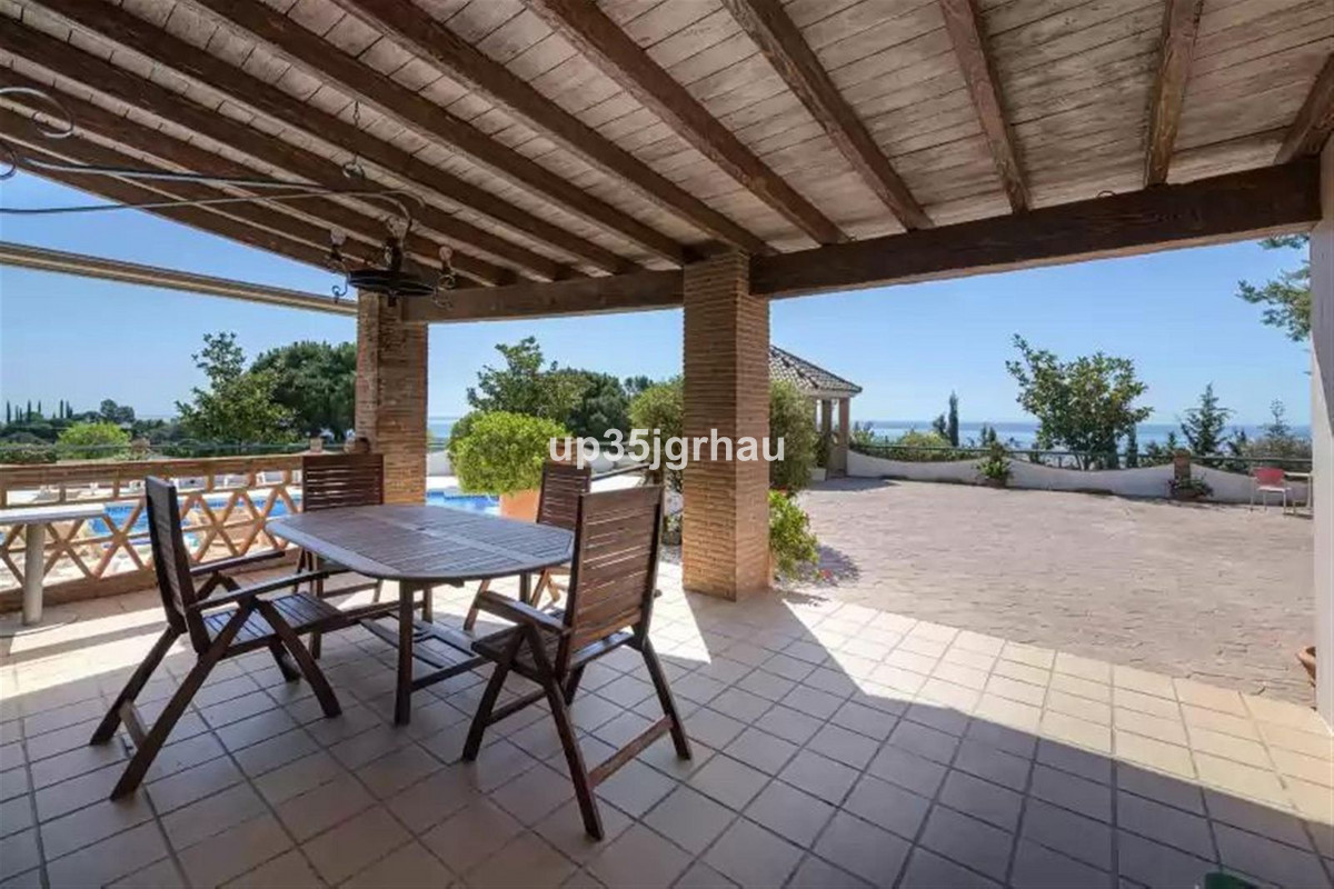 Huis te koop in Estepona | 6 slaapkamers H5444008
