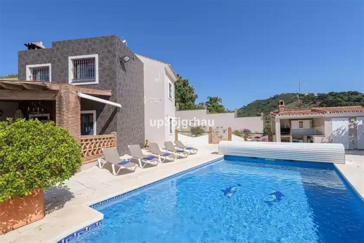Huis te koop in Estepona | 6 slaapkamers H5444008