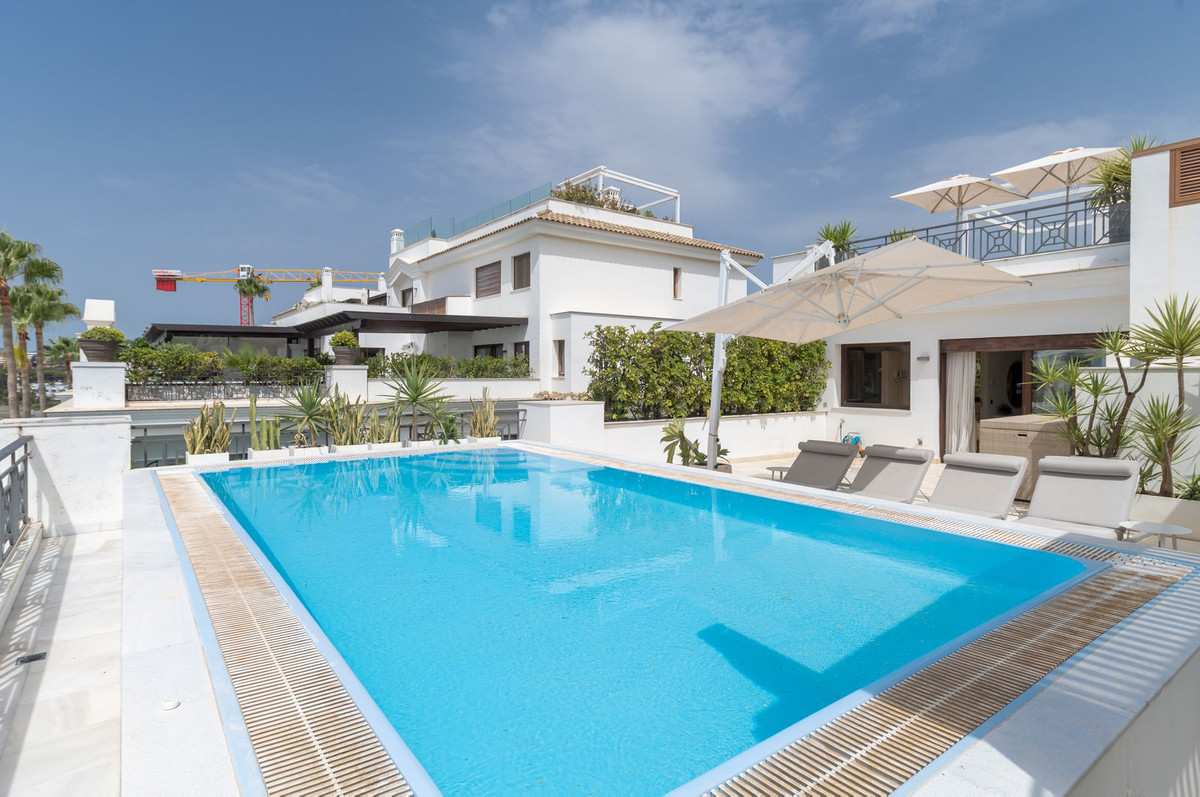 Huis te koop in Estepona | 3 slaapkamers H5444227