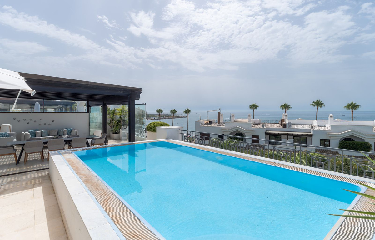 Huis te koop in Estepona | 3 slaapkamers H5444227