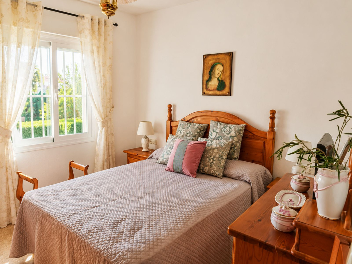 Huis te koop in Estepona | 6 slaapkamers H5444284