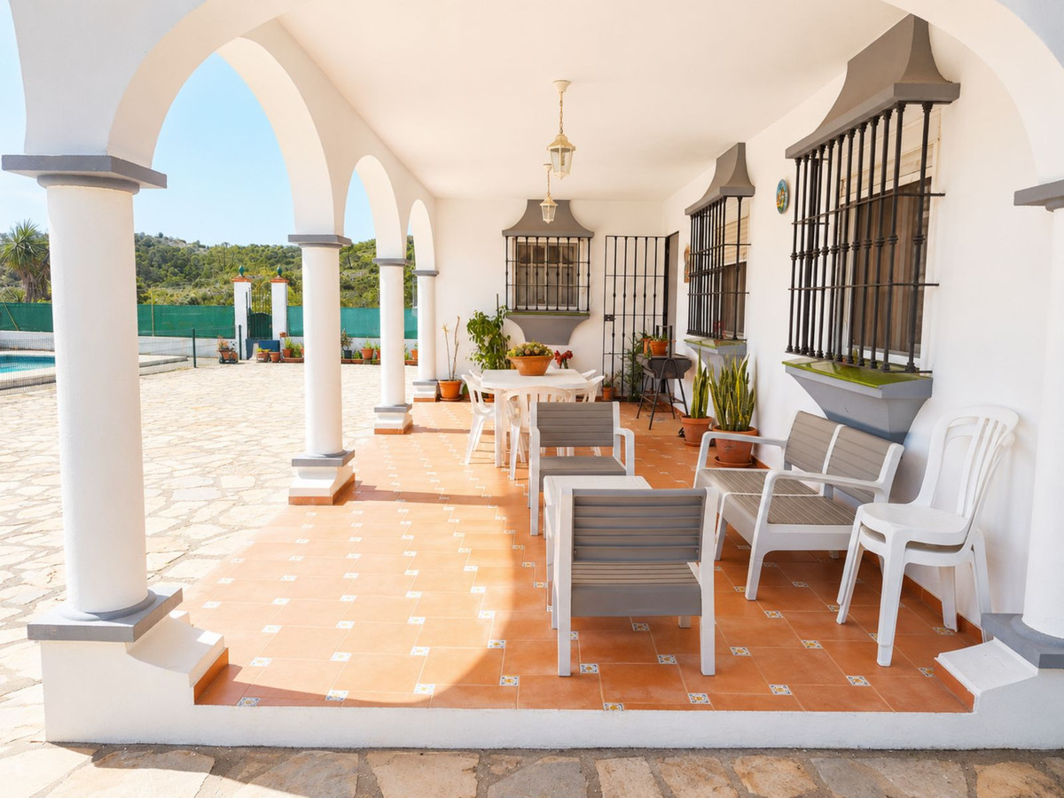 Huis te koop in Estepona | 6 slaapkamers H5444284
