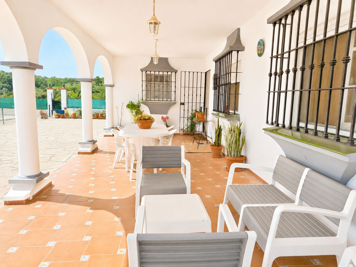 Huis te koop in Estepona | 6 slaapkamers H5444284