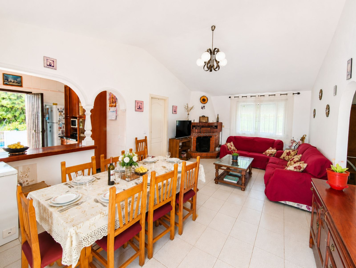 Huis te koop in Estepona | 6 slaapkamers H5444284