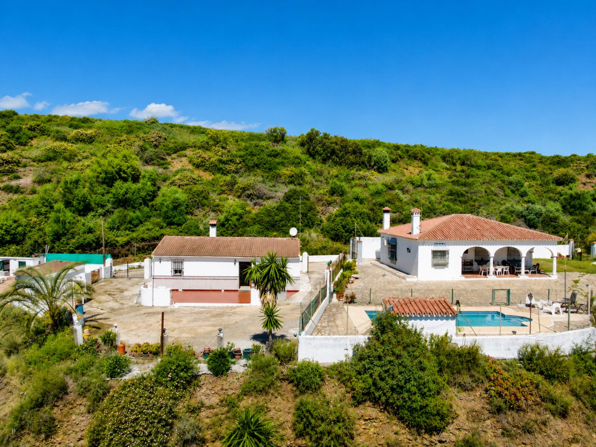 Huis te koop in Estepona | 6 slaapkamers H5444284