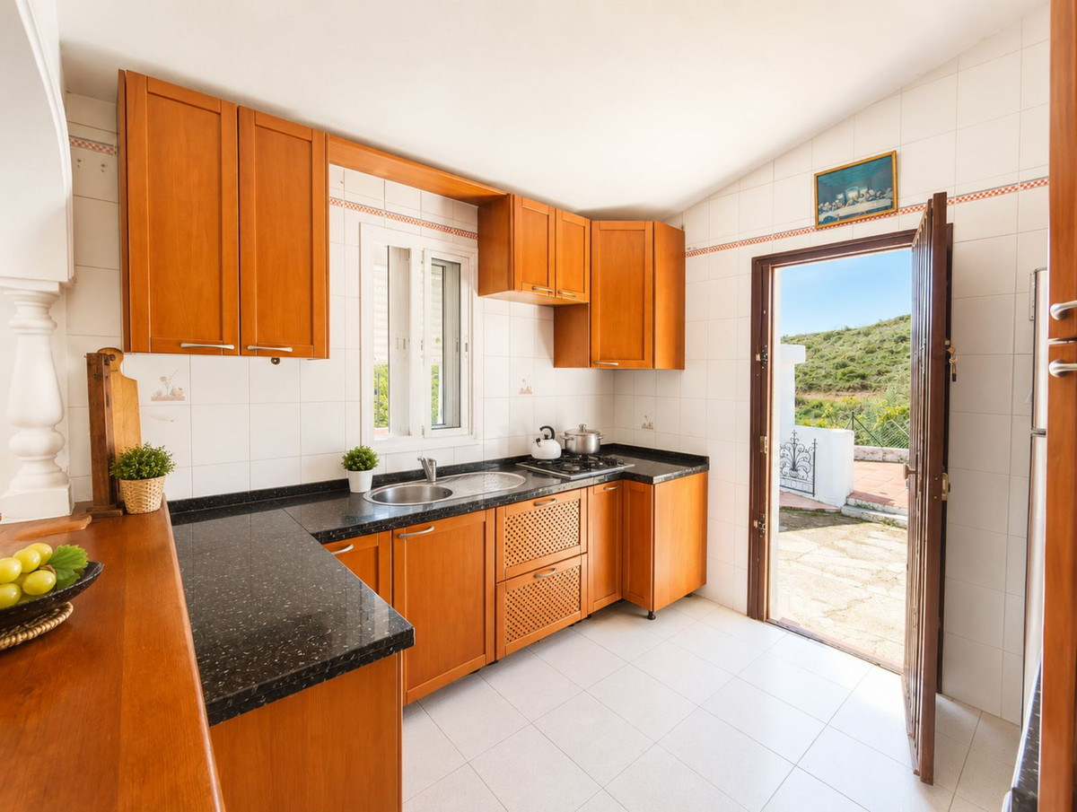 Huis te koop in Estepona | 6 slaapkamers H5444284
