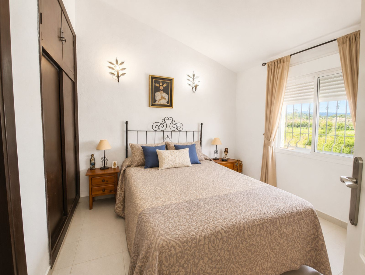Huis te koop in Estepona | 6 slaapkamers H5444284