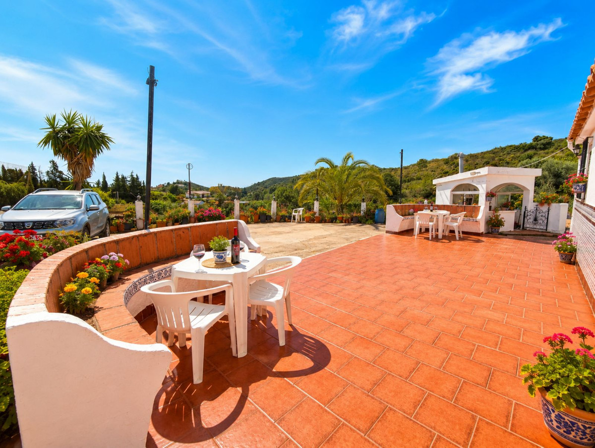 Huis te koop in Estepona | 6 slaapkamers H5444284