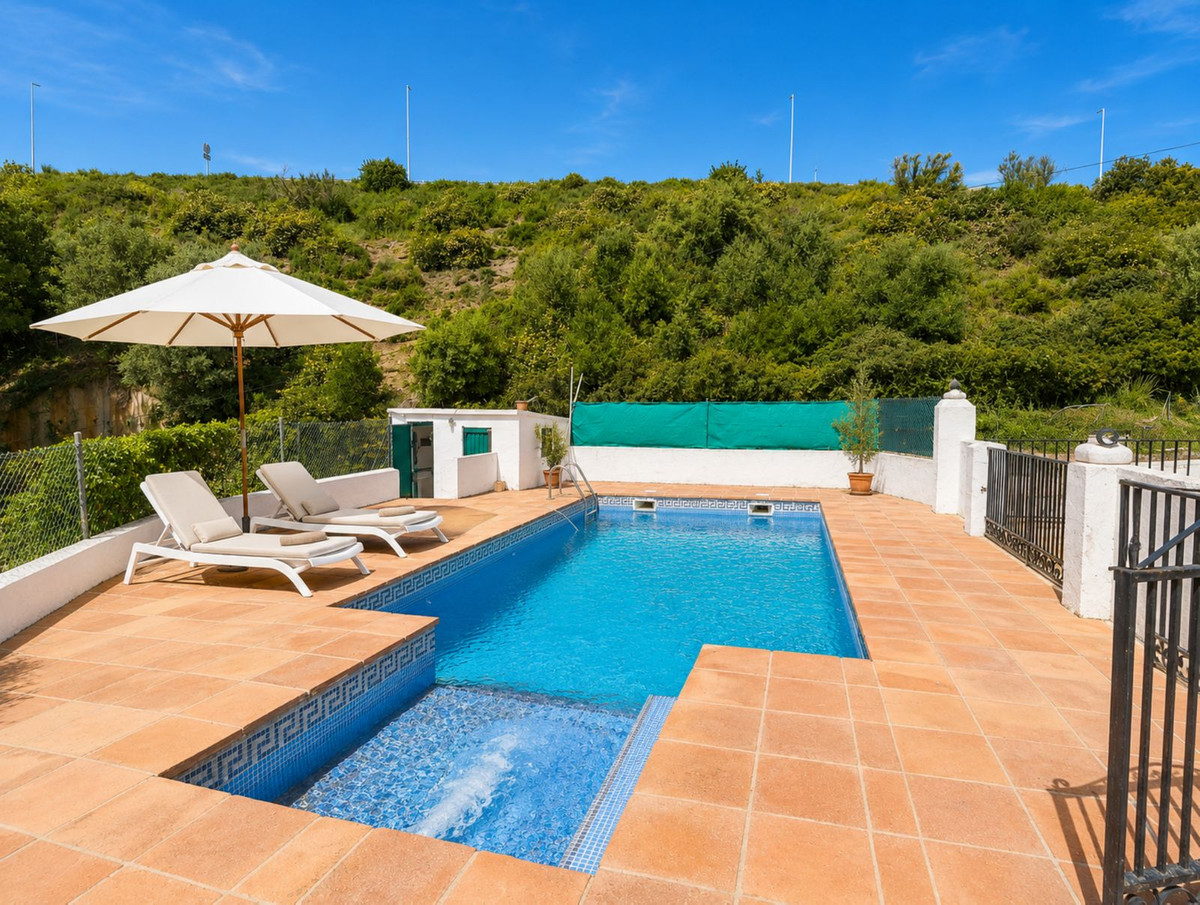 Huis te koop in Estepona | 6 slaapkamers H5444284