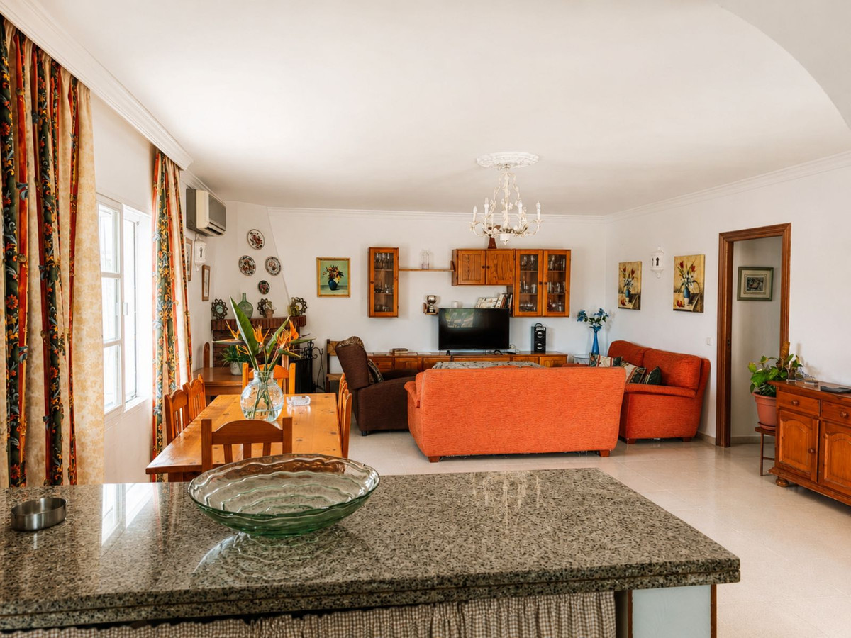 Huis te koop in Estepona | 6 slaapkamers H5444284