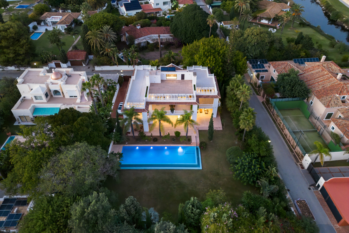 Huis te koop in Estepona | 7 slaapkamers H5444944