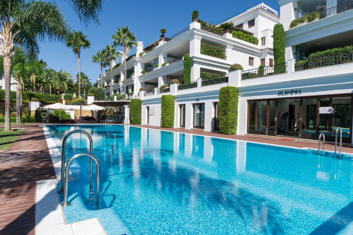 Huis te koop in Estepona | 4 slaapkamers H5446300