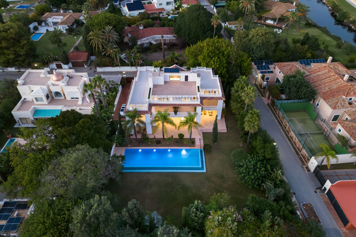 Huis te koop in Estepona | 7 slaapkamers H5446609