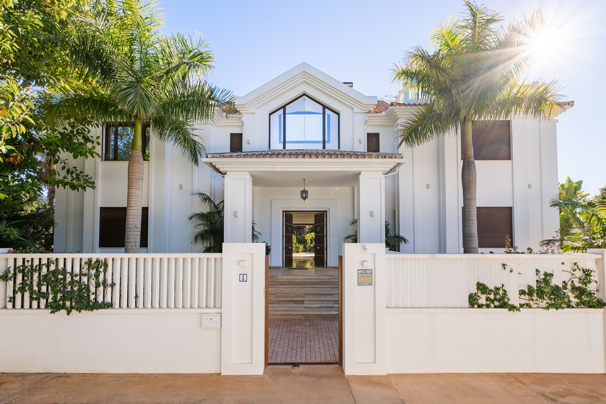Huis te koop in Estepona | 7 slaapkamers H5446609