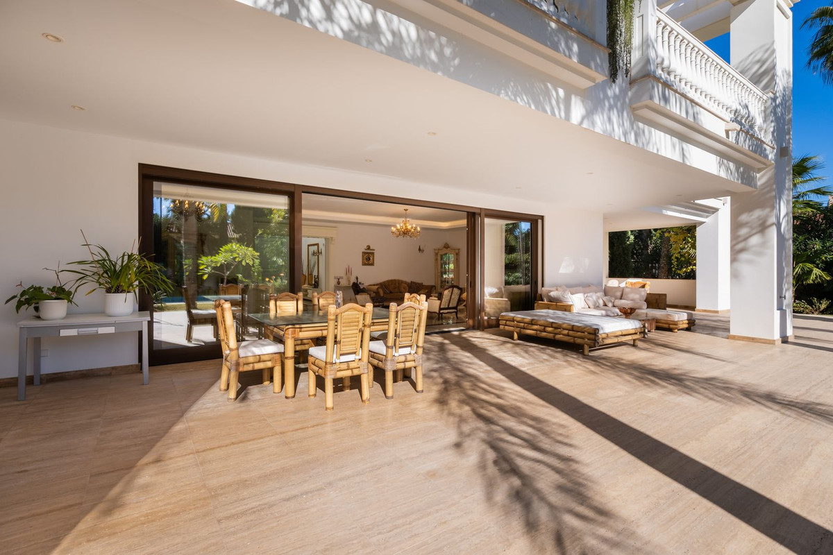 Huis te koop in Estepona | 7 slaapkamers H5446609