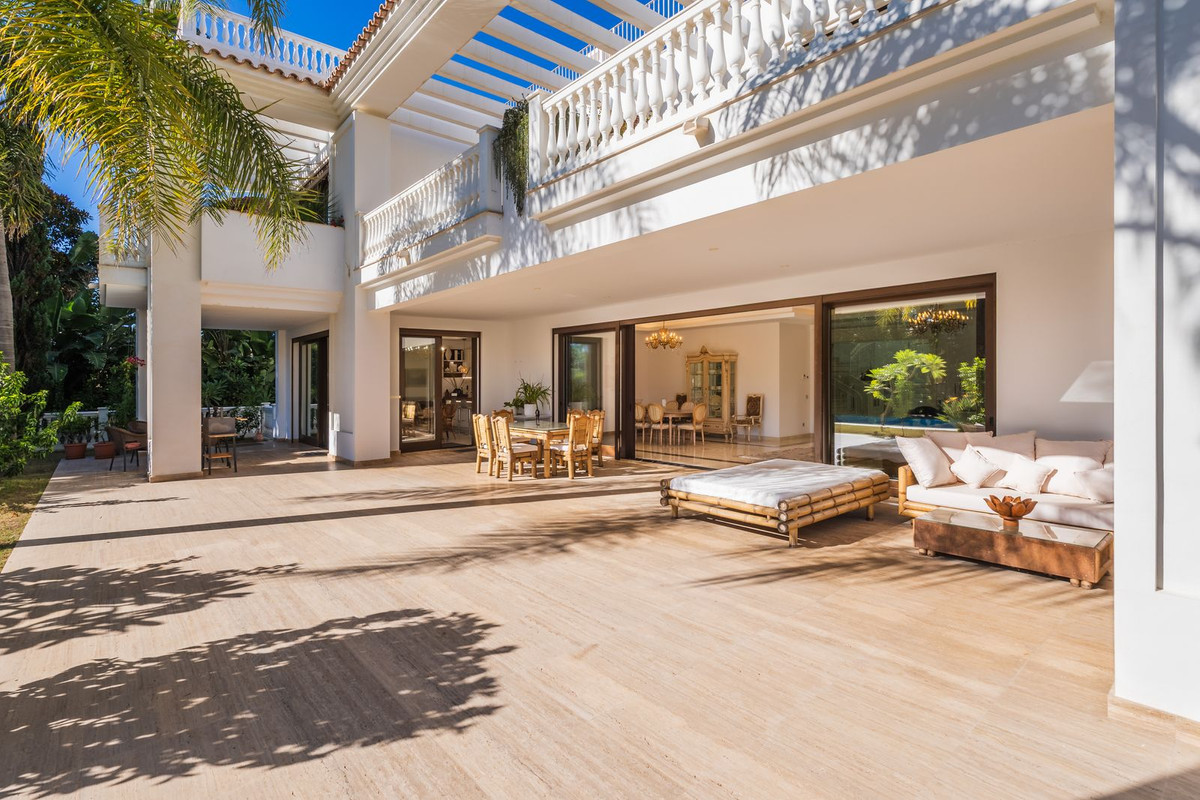 Huis te koop in Estepona | 7 slaapkamers H5446609